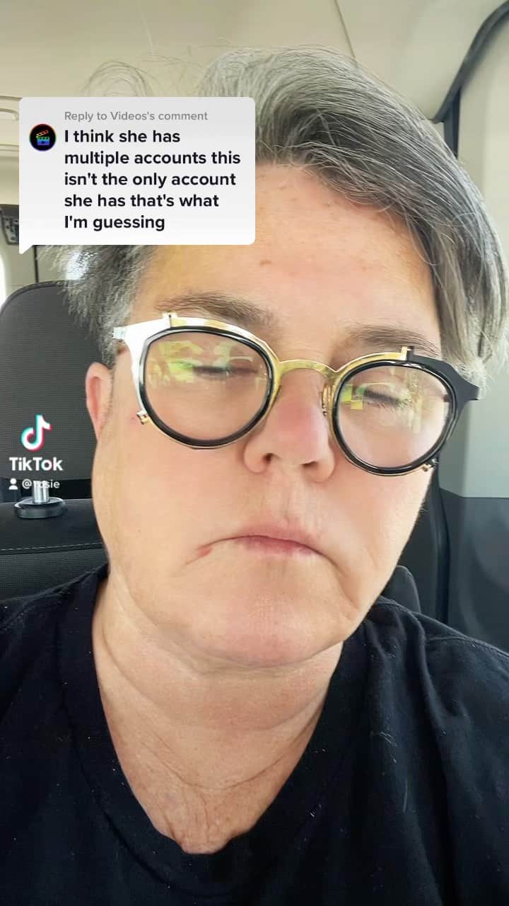 ロージー・オドネルのインスタグラム：「@rosie (blue check) is my only account - twitter tiktok and instagram all the same」