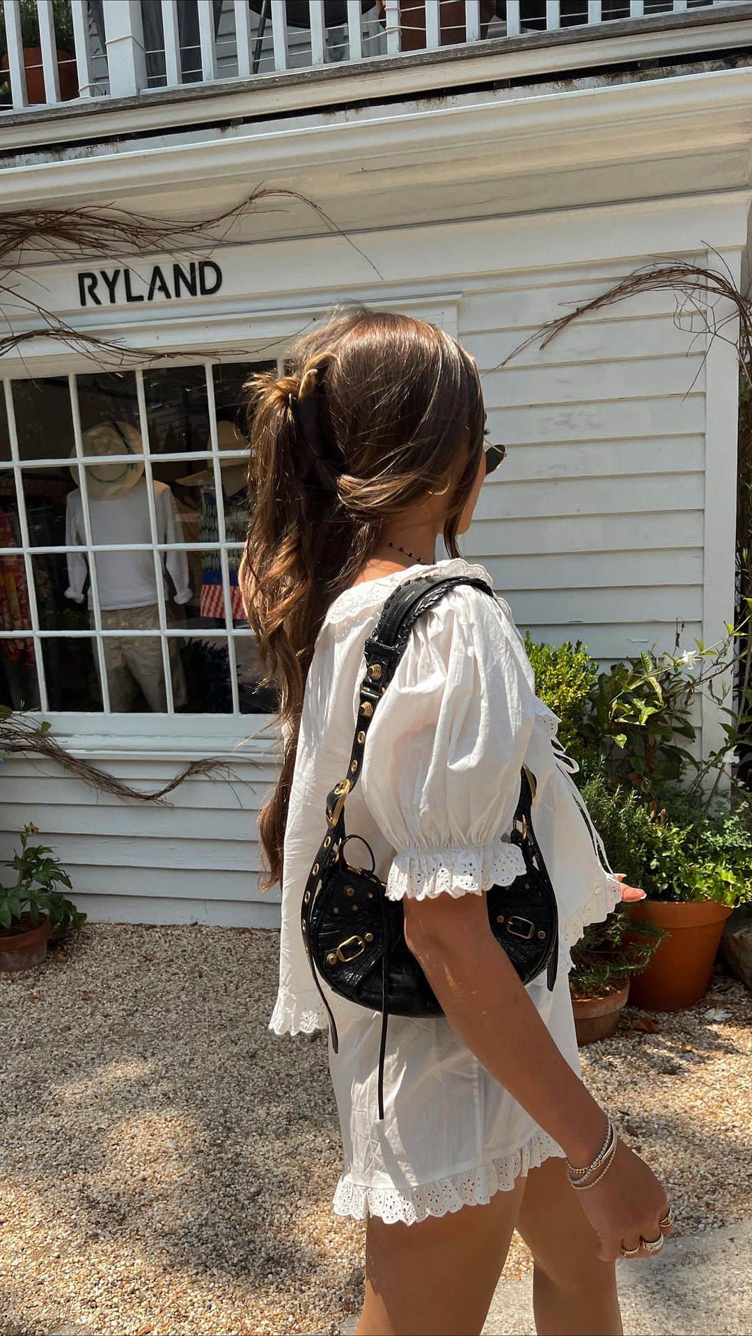 We Wore Whatのインスタグラム：「Finding parking in Sag Harbor 🫡」