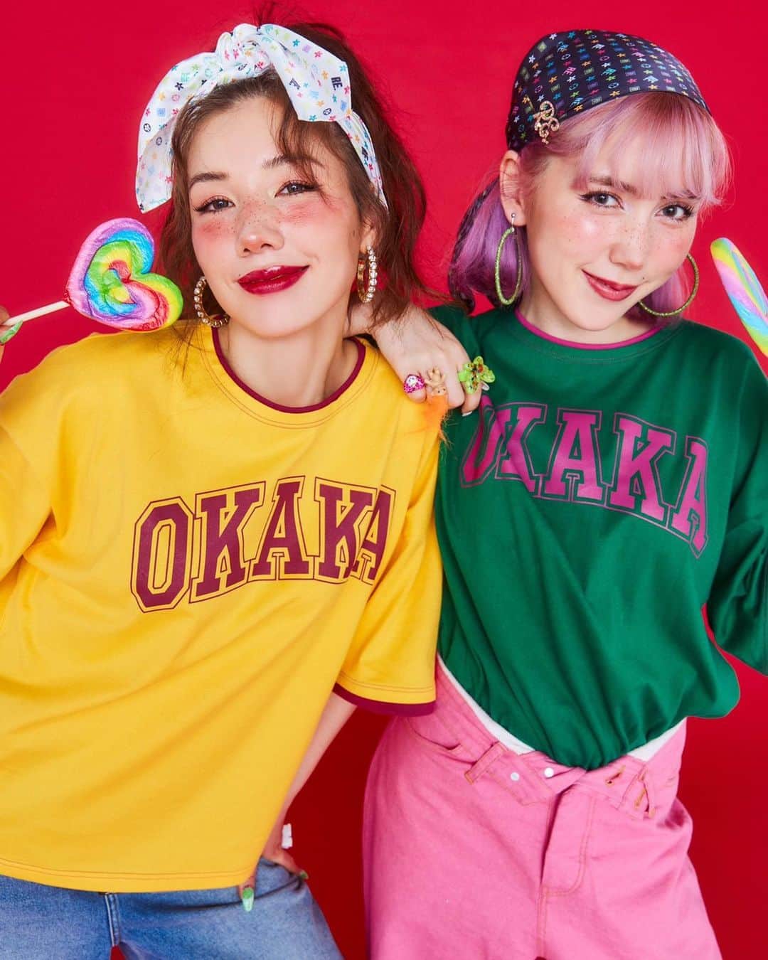 仲里依紗のインスタグラム：「@re._oyoufukuyasan_  ☝️🛍💕✨🌻 本日7月23日(土)朝9時から 7月24日(日)夜24時まで 39時間限定でOKAKA Tシャツ❤️‍🔥受注販売いたしますっっ🫶🏻💕  今回はイエローとグリーンになりました💛💚💛💚💛💚  私的には今回のカラーの方がお気に入りです🤣ww←(だろうね😅)  イエローもからし色な感じのイエローで着やすいし！グリーンも黒板色な緑でめちゃくちゃなんでも合う😍🫶🏻❣️  明日7月24日までの限定販売だから 皆さまお忘れなくっっ👆❤️‍🔥❤️‍🔥❤️‍🔥  LOVE🌺」