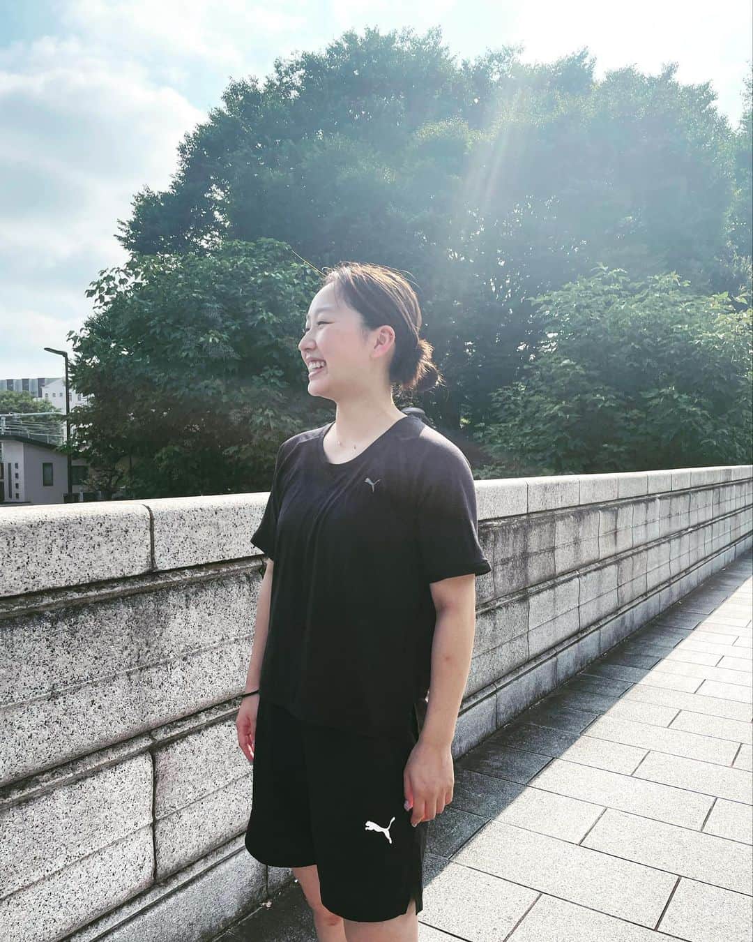 樋口新葉のインスタグラム：「7月が終わっちゃう🚀 ・ 3回転戻った記念のお花がリンクに届いていました。ありがとうございます。💓💓  #PUMA #SHEMOVESUS」
