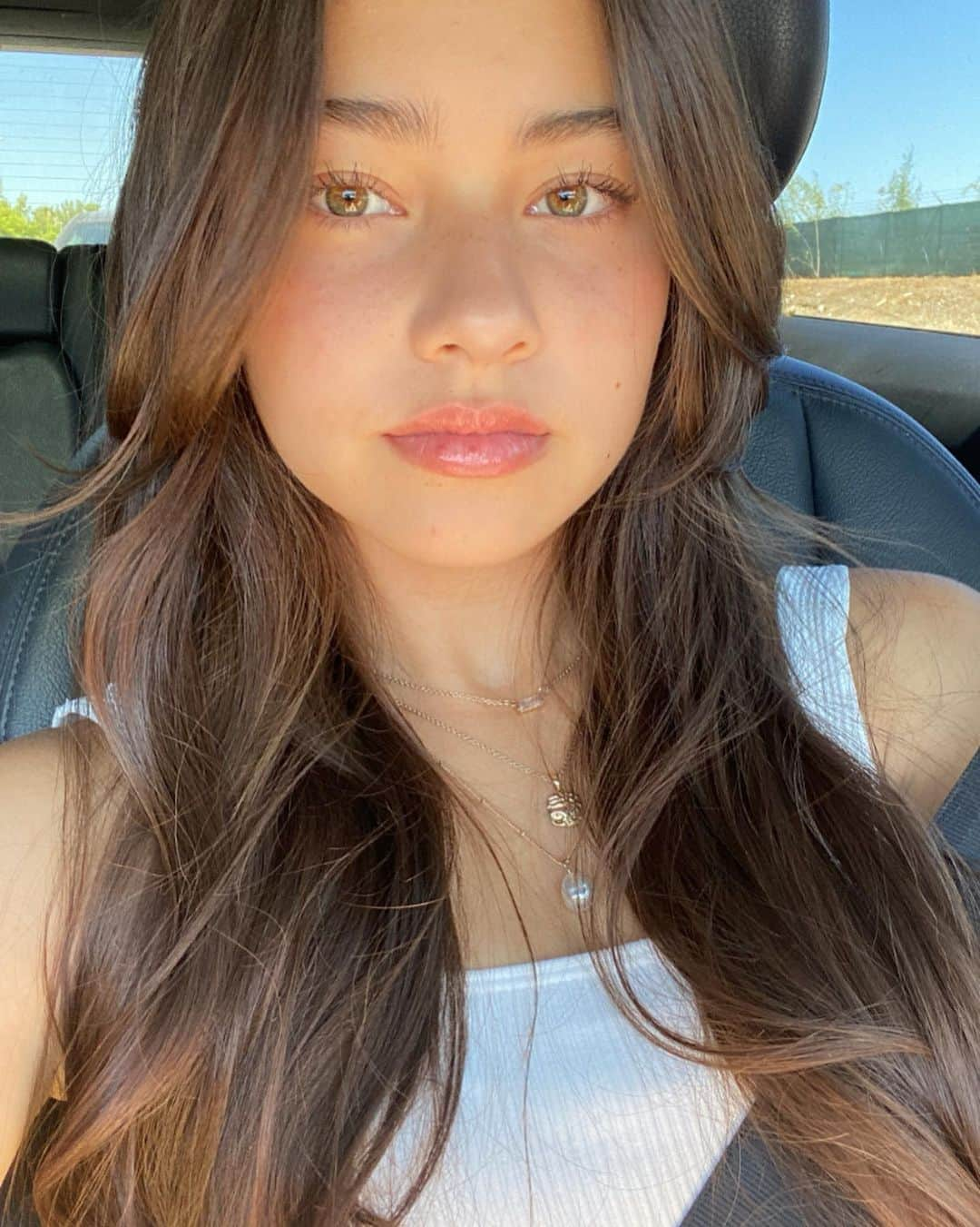 Eidaのインスタグラム：「car selfies!🫶🏻 • •  #halfjapanese #model #losangeles #la #eida #aesthetic #inspo #fit #outfitinspo #fit #pinterest #selfie #modeling」