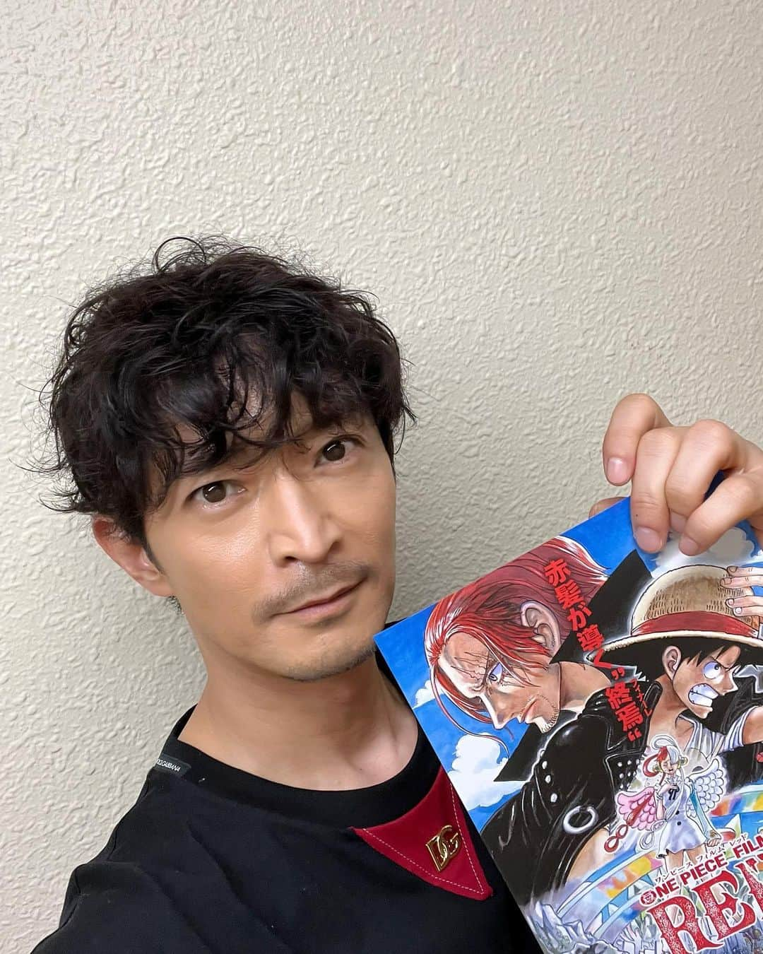 津田健次郎のインスタグラム：「『ONE PIECE FILM RED』ワールドプレミアin日本武道館  #OP_FILMRED #ONEPIECEDAY  #田中真弓 #中井和哉 #岡村明美山口勝平 #平田広明 #大谷育江 #矢尾一樹 #チョー #宝亀克寿 #名塚佳織 #津田健次郎 #山田裕貴 #霜降り明星(粗品・せいや) #池田秀一」