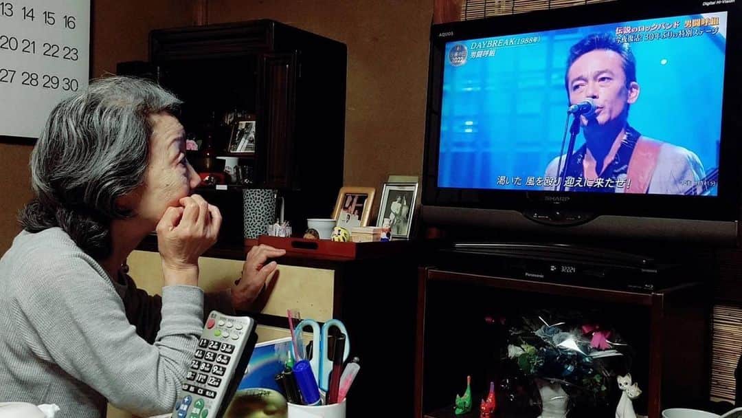 高橋和也のインスタグラム：「mother watch in me on tv.」