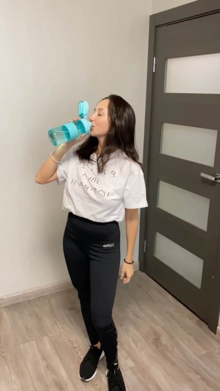 のインスタグラム：「@liza_tuktik сегодня в Demix! Ты тоже? Ставь лайк!」