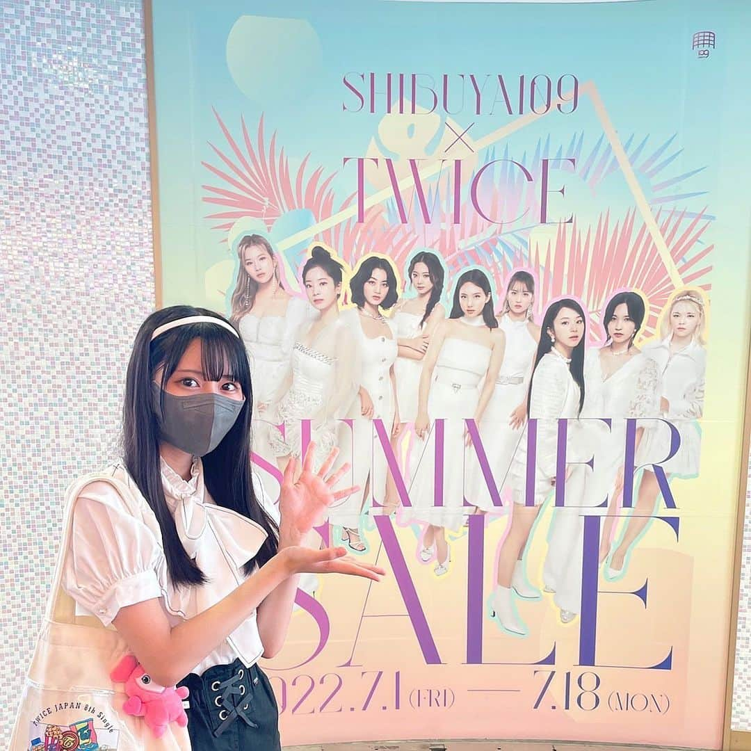 瀬戸ゆなさんのインスタグラム写真 - (瀬戸ゆなInstagram)「▫️ #twicepopupstore に行ってきたときの🤍  衣装展も最高すぎました🫶  推しメン美しかった🍑💕   ・ ・」7月23日 20時00分 - yuna64._