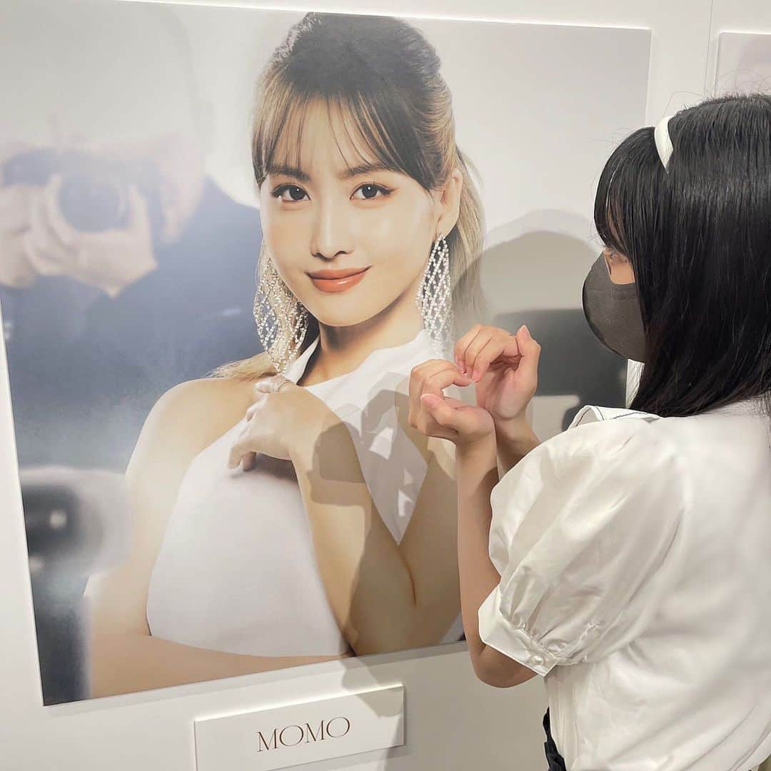 瀬戸ゆなさんのインスタグラム写真 - (瀬戸ゆなInstagram)「▫️ #twicepopupstore に行ってきたときの🤍  衣装展も最高すぎました🫶  推しメン美しかった🍑💕   ・ ・」7月23日 20時00分 - yuna64._