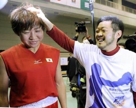 南海キャンディーズ【公式】のインスタグラム：「梅津さんがいなくなって今日で9年が経ちました。物事を考える基準、、、梅津さんとボクシングに教わりました。」