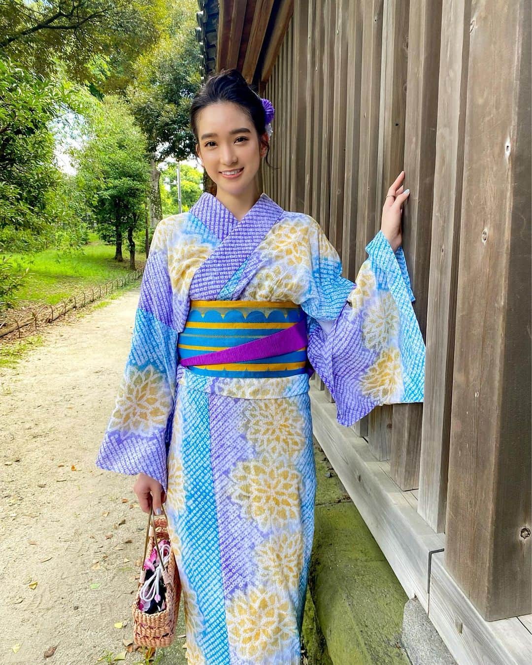 太田麻美のインスタグラム：「今年初浴衣はこちらにしました👘🎐 明日はギャルパラ七夕祭り🎋 宜しくお願いします🌟  #yukata #yukatagirl #japanesegirl #浴衣 #浴衣ヘア #浴衣女子 #アップヘア #夏」