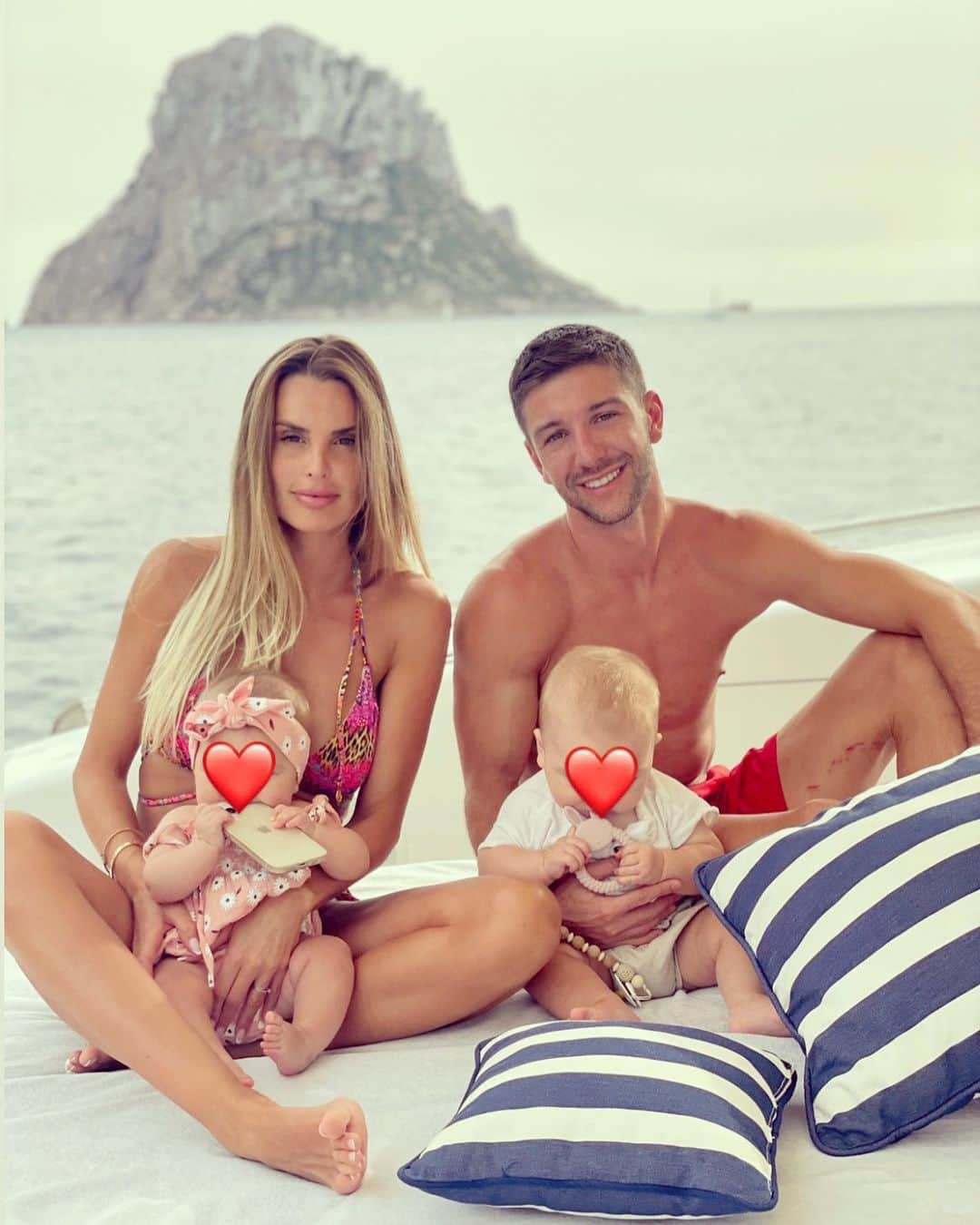 ルシアーノ・ビエットのインスタグラム：「Family ❤️」