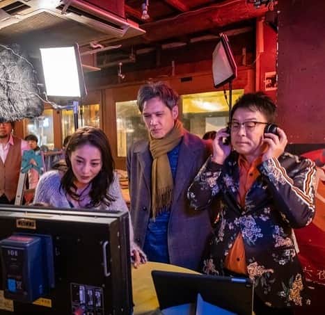 のインスタグラム：「夜中までの撮影楽しかったな☺️🎥 映画「愚か者のブルース」の一コマ 加藤雅也さんと横山雄二監督とわたし☺️ 🌻横川シネマ🌻 12時20分 🌻完成披露 上映会イベント🌻 (アステールプラザ 中ホール) 18:00から  #映画　#シネマ　#movie  #愚か者のブルース  #加藤雅也　#横山雄二　#熊切あさ美　#横川シネマ　#アステールプラザ」