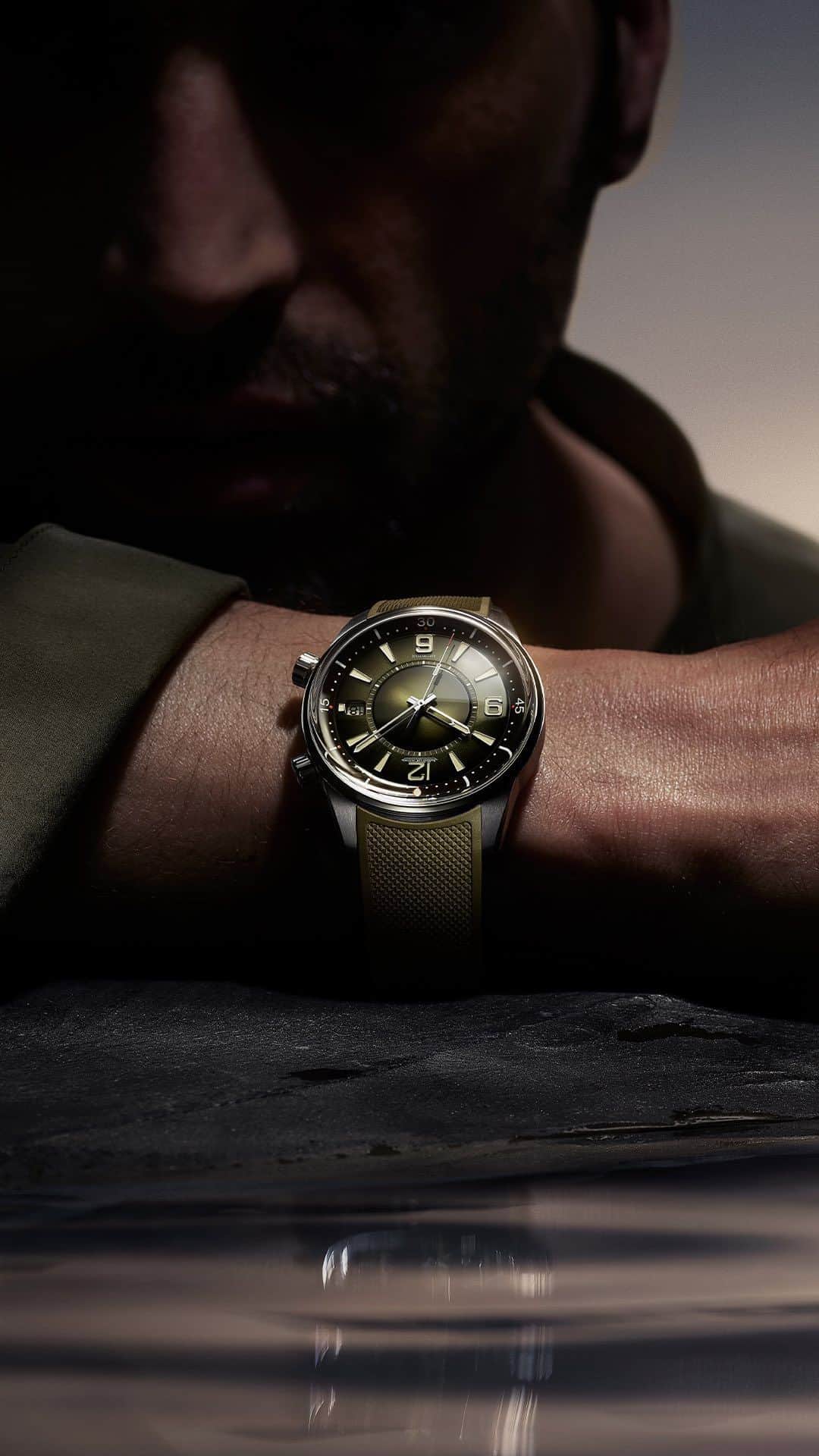 ジャガールクルトのインスタグラム：「A colourful journey. #Polaris _ Polaris Date Designed, made and assembled in our Manufacture _ Driven by a spirit of innovation, the Polaris Date in green brings a touch of colour to your daily adventures. For maximum versatility in wear, this exquisite timepiece comes with a green rubber strap equipped with a quick-change system and an interchangeable folding buckle. Now more than ever, the Polaris is the elegant sports watch for the modern-day explorer. _ #JaegerLeCoultre #Polaris #PursuingTheHorizon #HomeofFineWatchmaking #SwissWatch #Watchmaking #Craftsmanship #SavoirFaire」