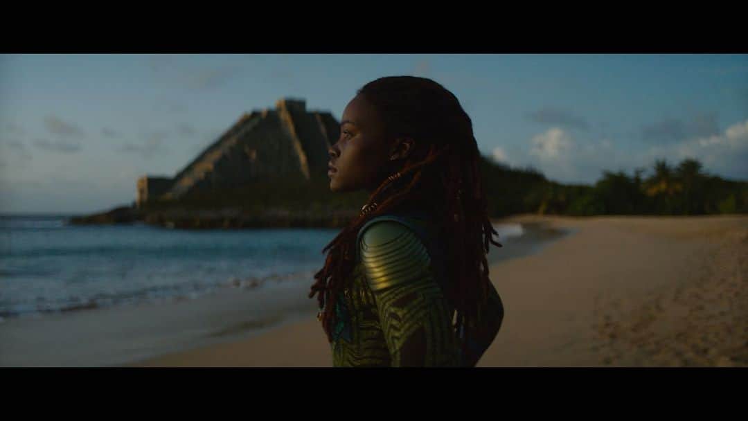 ルピタ・ニョンゴのインスタグラム：「#WAKANDAFOREVER November 11, 2022」