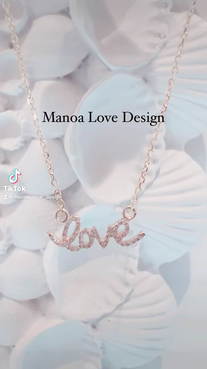 Manoa Love Design Hawaiiのインスタグラム：「Diamonds love 💕   #manoalovedesign #lovenecklace #loveyou #jewelrybrand #jewelryshop #waikiki #oahu#customjewelry #マノアラブデザイン#ラブ #ネームネックレス#ダイヤネックレス #オアフ#ワイキキ#ハワイ在住#ハワイ情報 #ジュエリーショップ#ジュエリーブランド#カスタムジュエリー #愛 #メイドインハワイ#ハワイライフ」