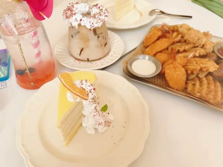 バオ・ユーチンのインスタグラム：「happy summer🥰🍧🧁🍨🍈」