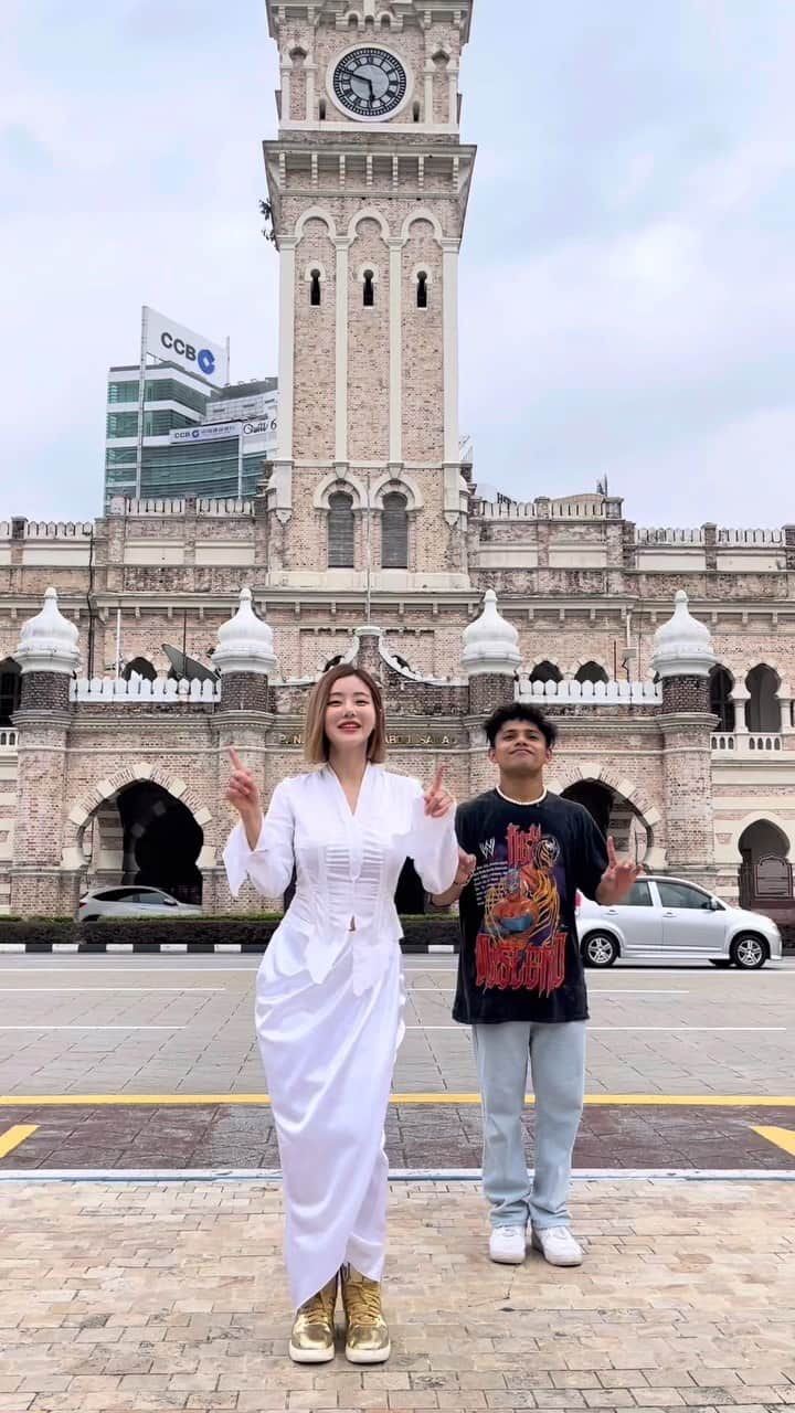 Dj Sodaのインスタグラム：「나랑 #틱톡챌린지 할래?👯‍♀️🖤 @khenobu  Let’s do #TikTokChallenge together with me!  🎵DJ SODA X @lnytnz - TIK TOK」