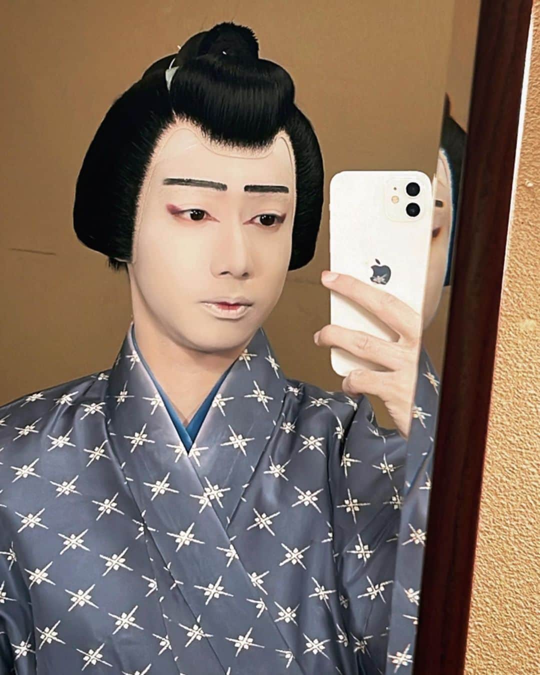 のインスタグラム：「無事に松竹座 千穐楽の幕が降りた事 この大変な中、本当に感謝です。 また大阪で歌舞伎をやらせていただける 日を楽しみに更に成長した姿を 少しでも多くの方に見ていただき 喜んでいただけますように 努めさせていただきます。  堀川波の鼓 文六」