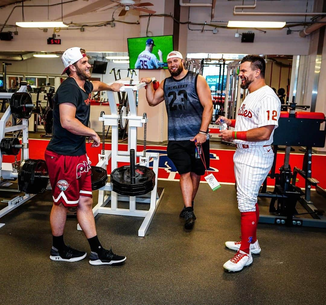 ブライス・ハーパーのインスタグラム：「Phillies 🤝 Eagles」