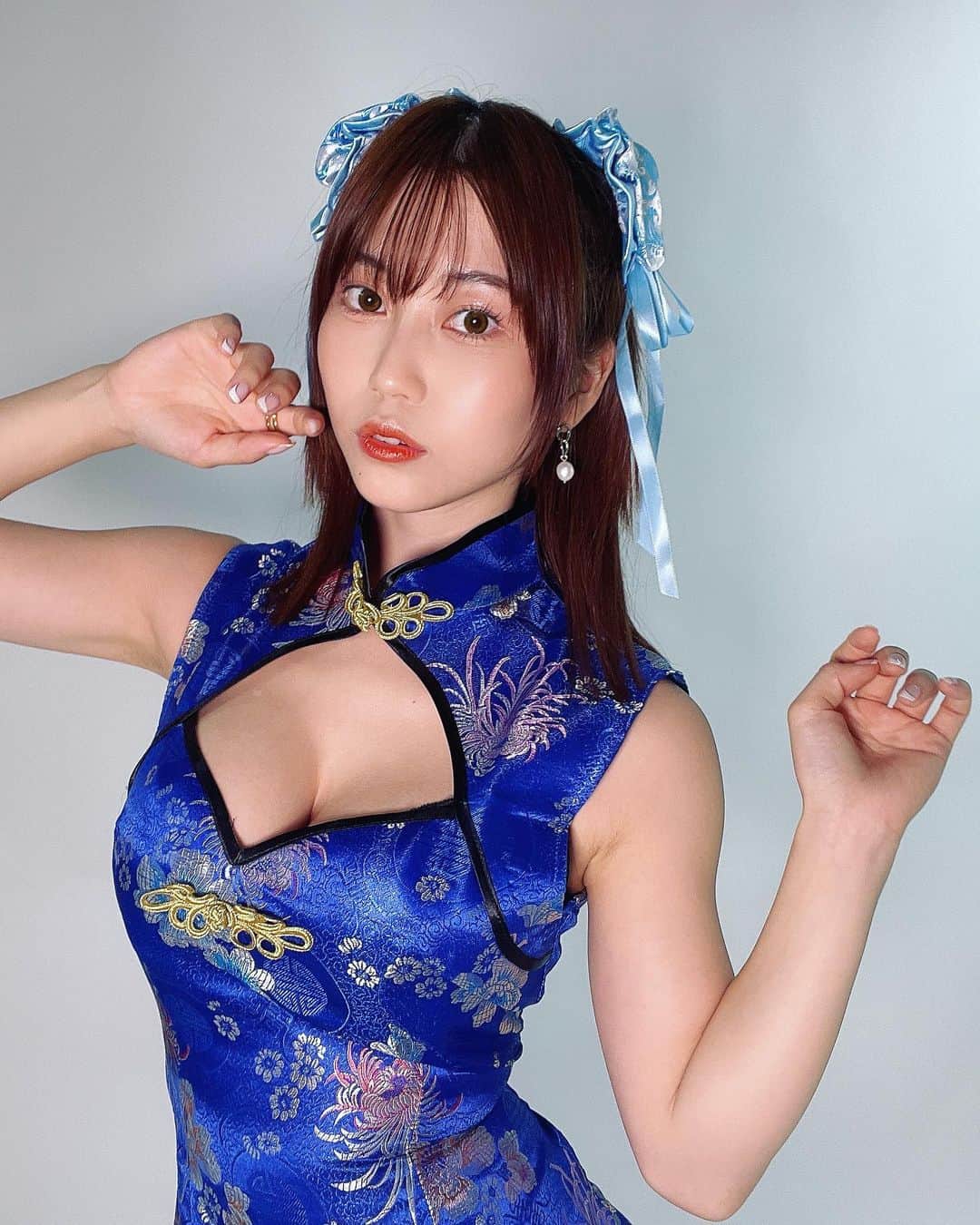 のインスタグラム：「好💙 . . . .  #グラビア#グラビアアイドル#インスタグラビア#グラドル#グラドル自画撮り部#自撮り#私服#水着#ヘアアレンジ#写真#写真好きな人と繋がりたい#photo#被写体#撮影会#撮影#ファッション#좋아#셀#팔로우#오오티디#instagood#instadaily#selfienation#me」
