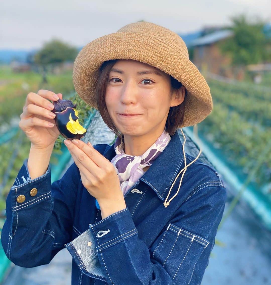 のインスタグラム：「明日7/25(月)ひる 12:20〜 NHK「うまいッ！」出演します。  今回は新潟県魚沼市の深雪なす🍆❄️  今が旬の深雪なすは、 驚くほどの水分量とぎっしり詰まった実に 上品な甘さも加わって、 控えめに言って最高傑作品でした😂  やはり一流品を作るには、 農家さんのこだわりと情熱は並々ならぬものです👀 必見でございます🙏🏻  ご協力いただいた坂本さん、桜井さん、 そしてJA北魚沼の皆さま、 ありがとうございました😚  みなさまぜひご覧ください😋❤️  #NHK #うまいッ #料理 #グルメ」