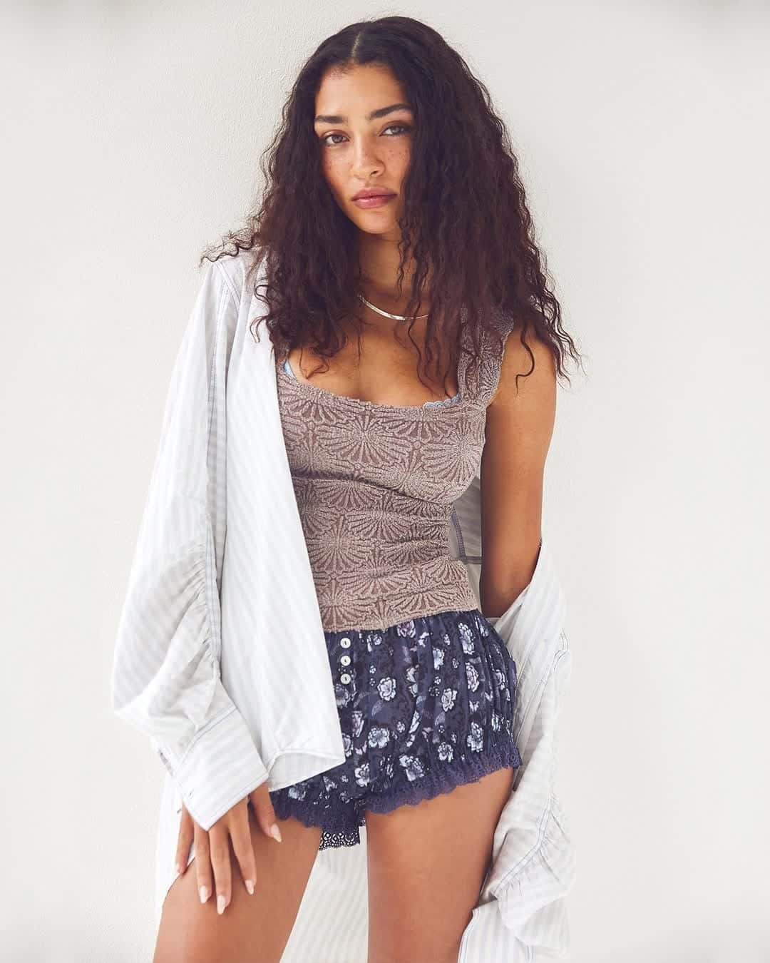 freepeopleのインスタグラム：「Light and bright. Link in bio to discover our newest intimates edit.」