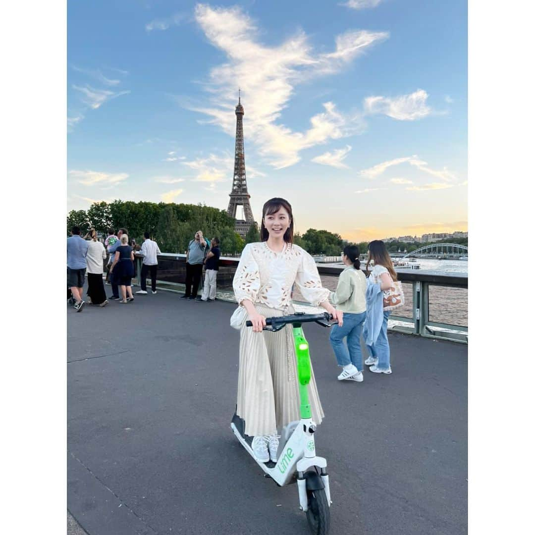 石井美保さんのインスタグラム写真 - (石井美保Instagram)「そして、ついでにParis繋がりで。 危ないと周りに言われるので最初で最後だけど、どうしてもやってみたかったこと😆(←ただの子供) エッフェル塔⇄シュバルブランをLimeで往復。セーヌ川沿いをずっと一直線に風を切りながら進んでいくのが最っ高に気持ちよかった。こう見えて夜の10時ぐらい。#mihoishii_paris」7月25日 0時02分 - miho_ishii