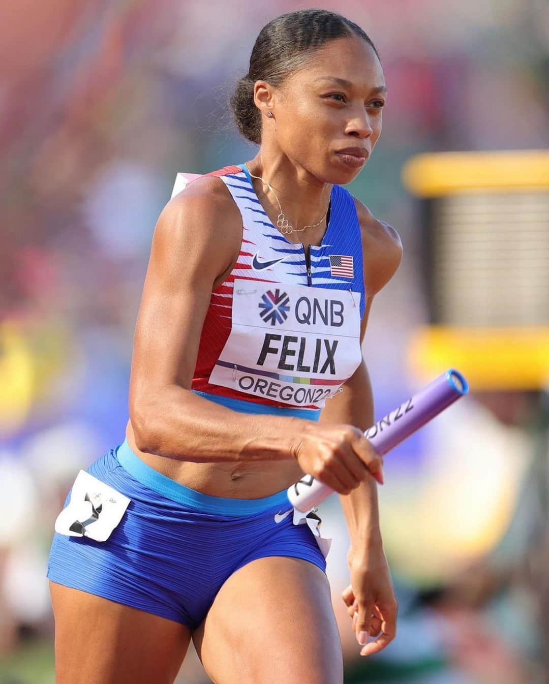 アリソン・フェリックスのインスタグラム：「Not exactly how I thought my first weekend of retirement would go🤣🤣 But when coach calls you for that 4x4 ya gotta pull up. Jumped on a plane and it was so much fun to get to help the team💙」