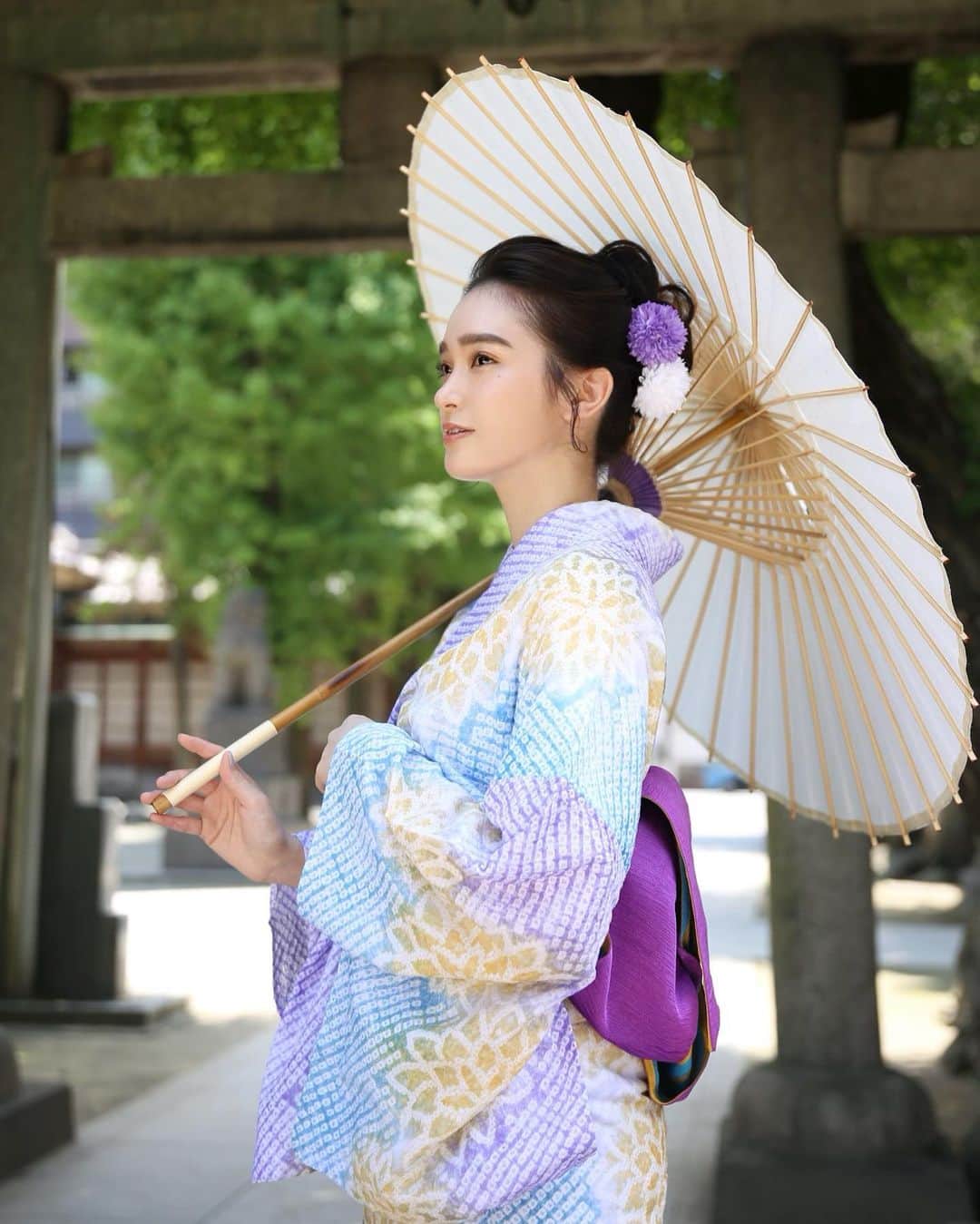 太田麻美のインスタグラム：「👘🎐  #yukata #summer #japanesegirl #shooting #浴衣 #浴衣ヘアアレンジ #浴衣ヘア #アップヘア #横顔」