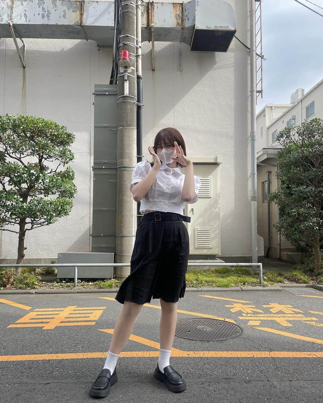 宮崎あみささんのインスタグラム写真 - (宮崎あみさInstagram)「コンセプトは海外の優等生 ・ 夏服いっぱい買ったのに着る機会がない🥲 ・ 9月下旬くらいまでは夏服堪能したいから寒くならないでくれ😌 ・ ・ ・ #夏服 #ハーフパンツ」8月8日 19時35分 - miyazaki_aa