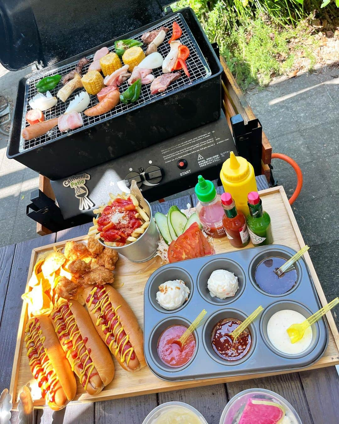 あいりさんのインスタグラム写真 - (あいりInstagram)「なんばパークスの上にある THE ROOFTOP てとこ行ったよ😬🍖 . めっちゃ映え！💓 お酒は自分で作りにいくやつ〜♪ 楽しかった〜〜🥰🍻 . . #なんば #なんばパークス #bbq #therooftop #なんばグルメ  #なんばランチ #大阪グルメ #大阪 #大阪観光 #ファッション #サロペット  #fashion #ootd #code #osaka  #グルメ #グルメ女子 #関西グルメ」8月8日 19時41分 - gtamtgat