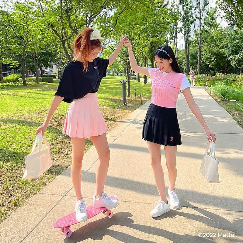 Chuuさんのインスタグラム写真 - (ChuuInstagram)「🎀Chuu x Barbie🎀  New Barbie Collection✨ Coming soon❗️  #chuu#츄#barbie#바비 #lovely_daily_look_chuu」8月8日 20時17分 - chuu_official