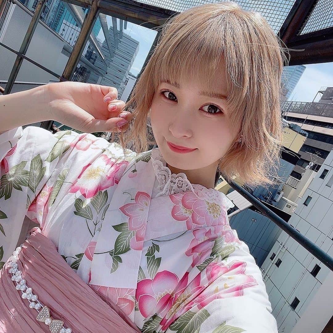 紫帆のインスタグラム：「今年の夏はどこ行こうか何しようか💓  #cosplay #cosplaygirl #cosplayphoto #cosplayer #cosplayphotography #コスプレ #コスプレイヤー #コスプレ女子#コスプレ撮影 #コスプレイヤー自画撮り部  #角色扮演 #角色扮演者 #selfie #自撮り #cosplayselfie #model #manga #anime #モデル #グラビア #ゲーマー女子 #ゲーマー #gamer #game #gamergirl #浴衣 #yukata #和服 #japanesegirl #ボブ」