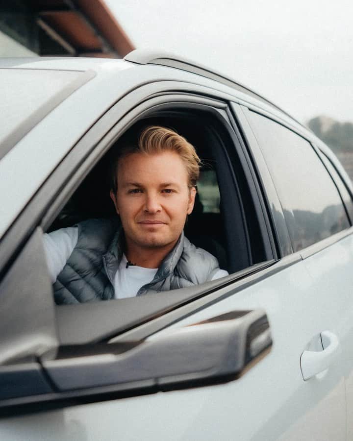 ニコ・ロズベルグのインスタグラム：「If you could choose one electric car – which one would you choose? I look forward to read through your choices in the comments! Here’s part two of my Q&A session on e-mobility. 🙏🏼」