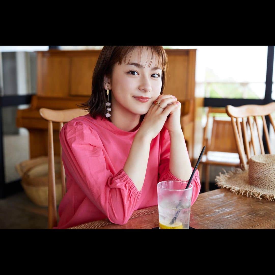 平祐奈のインスタグラム：「🌺🌺🌺 月刊『旅色』 岡山県玉野市🫧 アートな街でとっても素敵でした  私は撮影を忘れてふつうに楽しんでる観光客でした、、、🫠  旅したいよねぇ みんなはどこ行きたい？ 旅色みてねっ🤭」