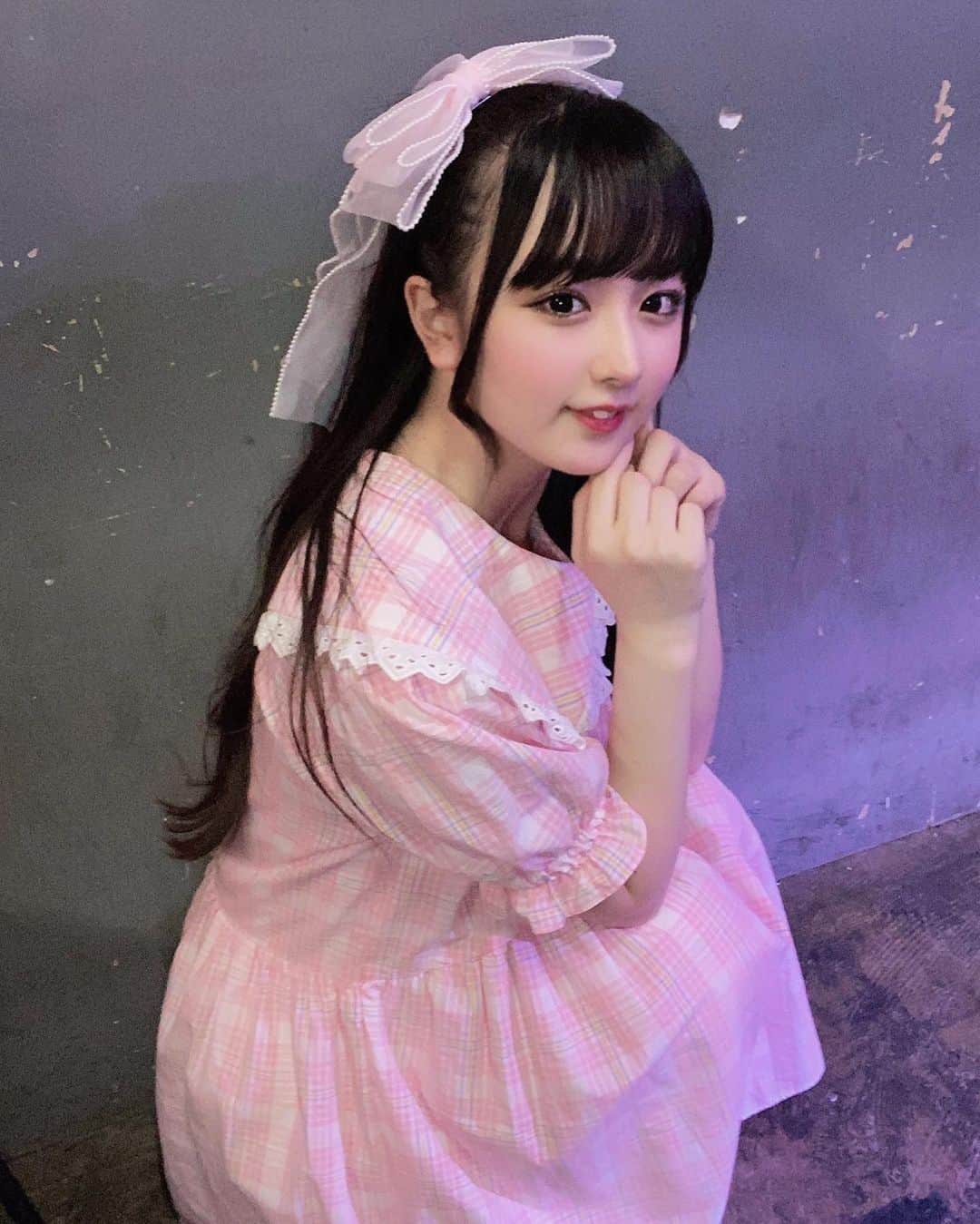 高田もものインスタグラム：「. なんてったってアイドル . かしこ . #高田もも #かしこってなに #かしこ #instagood #instagram #ハーフツイン #ハーフツインテール #pink #pinkoutfit #ワンピース #韓国ファッション #韓国ヘア #アイドル」