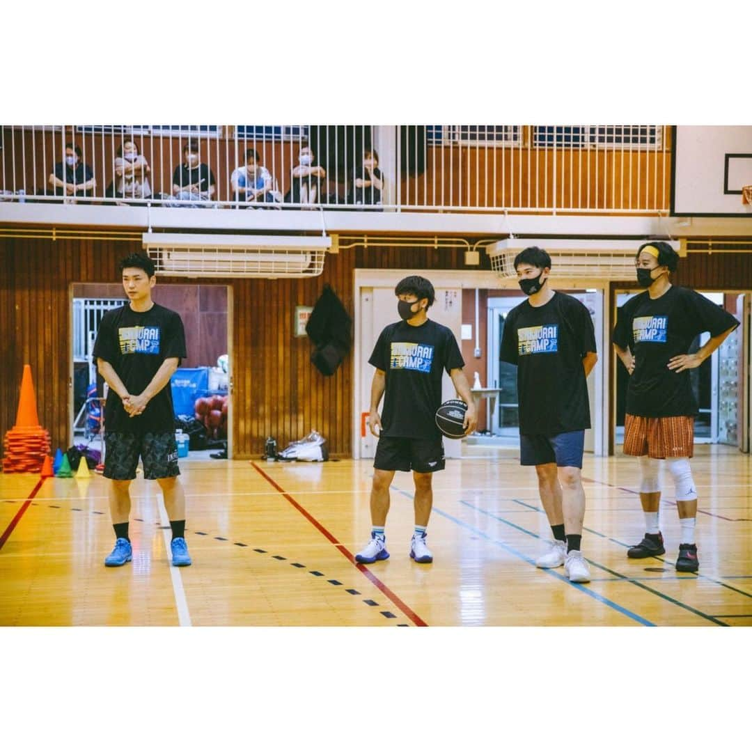 石井講祐さんのインスタグラム写真 - (石井講祐Instagram)「バスケット繋いでくれた素敵な縁🏀 学生時代や社会時代の仲間と今も一緒に取り組める事が素直に嬉しい！ #サムライキャンプ #SAMURAICAMP #石井講祐  #シュート力アップ」7月25日 22時28分 - ishiikosuke