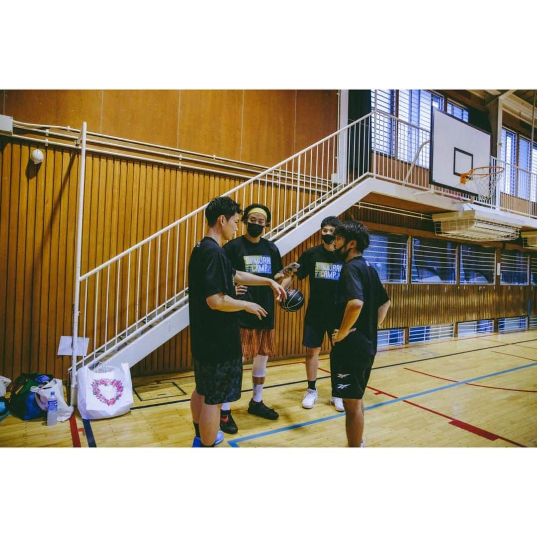 石井講祐さんのインスタグラム写真 - (石井講祐Instagram)「バスケット繋いでくれた素敵な縁🏀 学生時代や社会時代の仲間と今も一緒に取り組める事が素直に嬉しい！ #サムライキャンプ #SAMURAICAMP #石井講祐  #シュート力アップ」7月25日 22時28分 - ishiikosuke