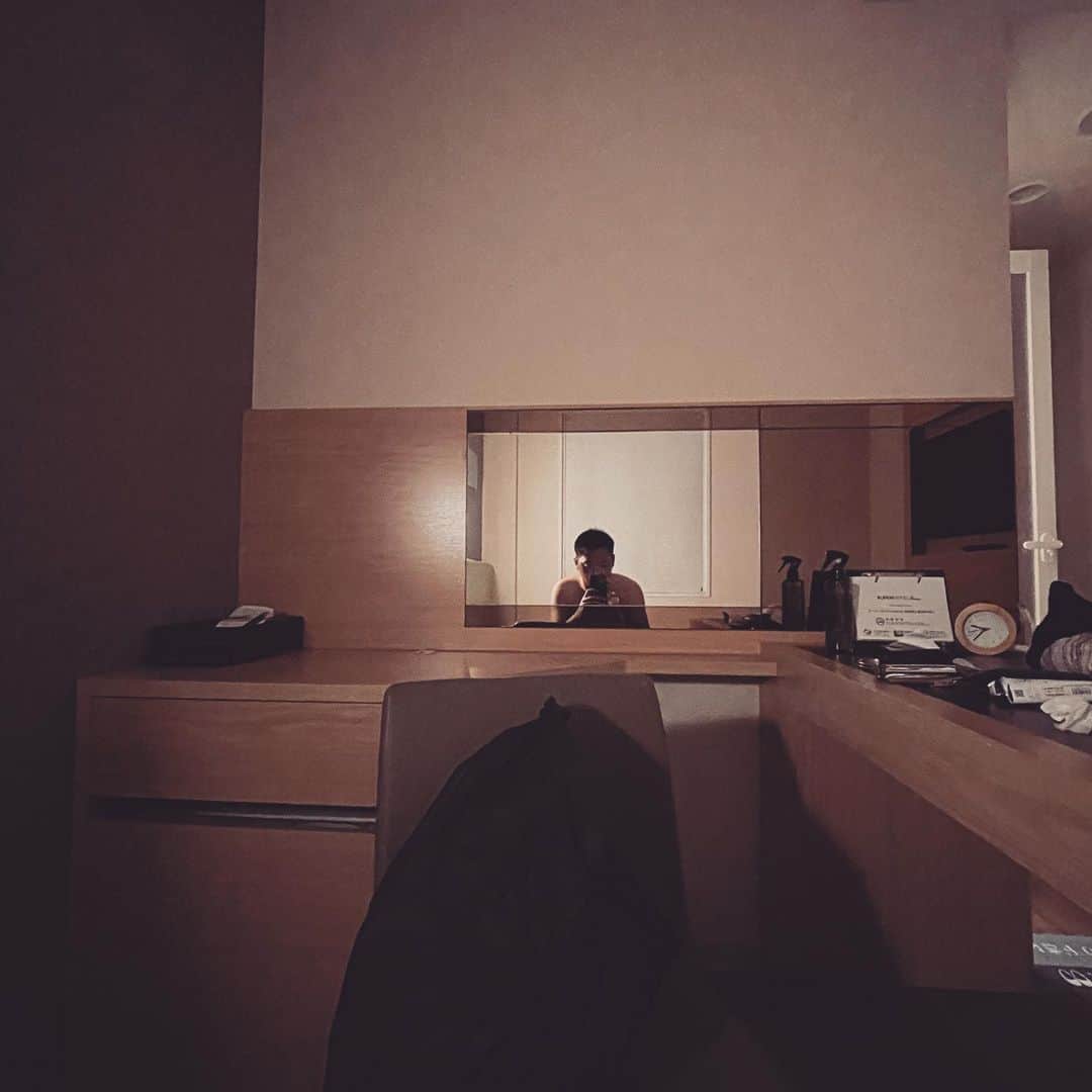 枡田慎太郎さんのインスタグラム写真 - (枡田慎太郎Instagram)「冷静と情熱のあいだ。  なるべく小さな幸せと　  なるべく小さな　不幸せ  なるべくいっぱい集めよう　  そんな気持ち分かるでしょう」7月25日 14時38分 - masushin78