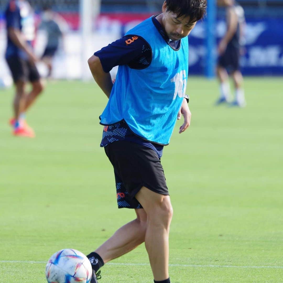 松井大輔のインスタグラム：「yscc対カターレ富山  1-2で負けました。次は勝つ！ 自分の不甲斐ないプレーにムカつきます もっとやらないと。 #soccer #yscc #j3」