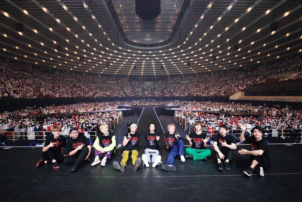 大野雄大のインスタグラム：「Da-iCEアリーナツアー 大阪城ホール公演、  無事に2day終える事ができました。  LIVEをしている時間がたまらなく好きです。 あの空間がたまらなく好きです。 歌がこの上なく好きです。  だからこそ応援してくださる皆さんの事もお越し下さる皆さんのこともスタッフの方々もみんな大好きです。  次回は名古屋公演、この上ない程に楽しもうと思います！！  #daicearenatour2022 #感謝感謝」