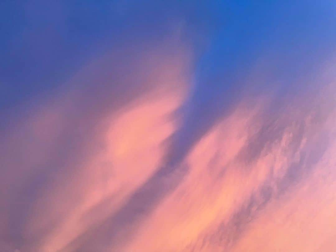 鈴木六夏さんのインスタグラム写真 - (鈴木六夏Instagram)「フィルター無し、綺麗すぎる夕空。」7月25日 19時03分 - rikuka.62