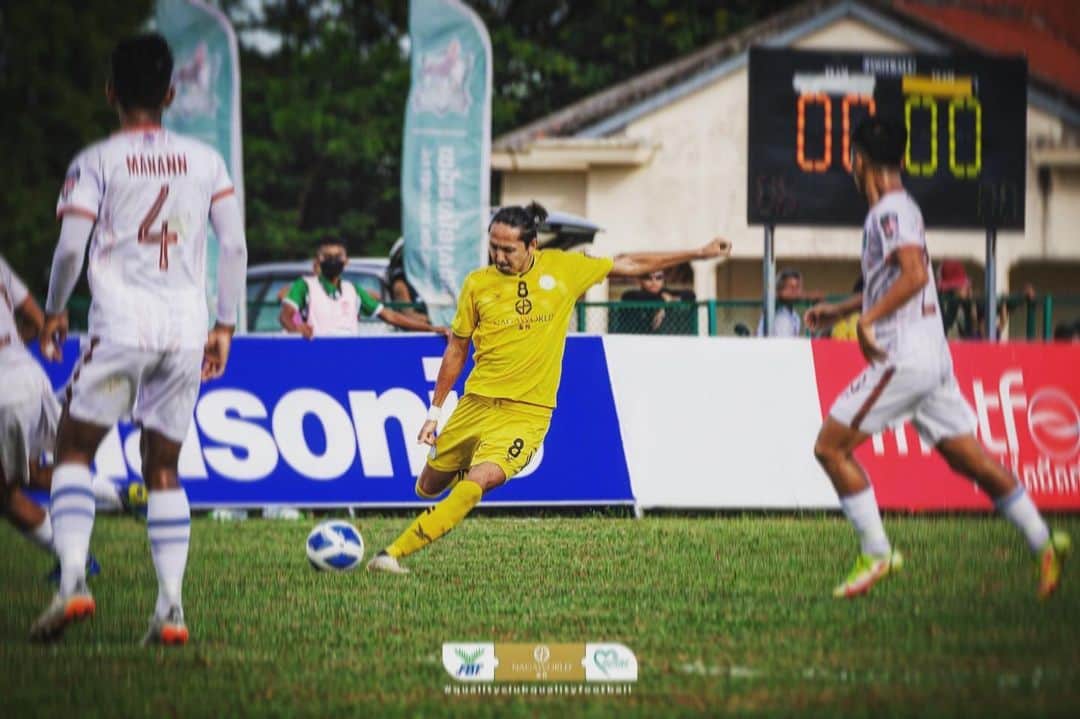 木暮郁哉のインスタグラム：「最後まで自分らしく楽しむ！！！  #カンボジア #カンボジアサッカー #cambodia」