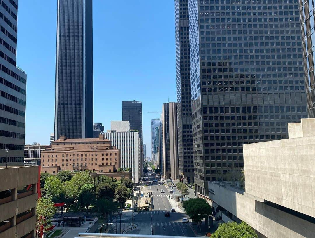 Eidaさんのインスタグラム写真 - (EidaInstagram)「a day in downtown la pt 2! • •  #halfjapanese #model #losangeles #la #eida #lespros_eida #aesthetic #inspo #fit #outfitinspo #pinterest #downtownla #grandcentralmarket」7月26日 7時52分 - lespros_eida