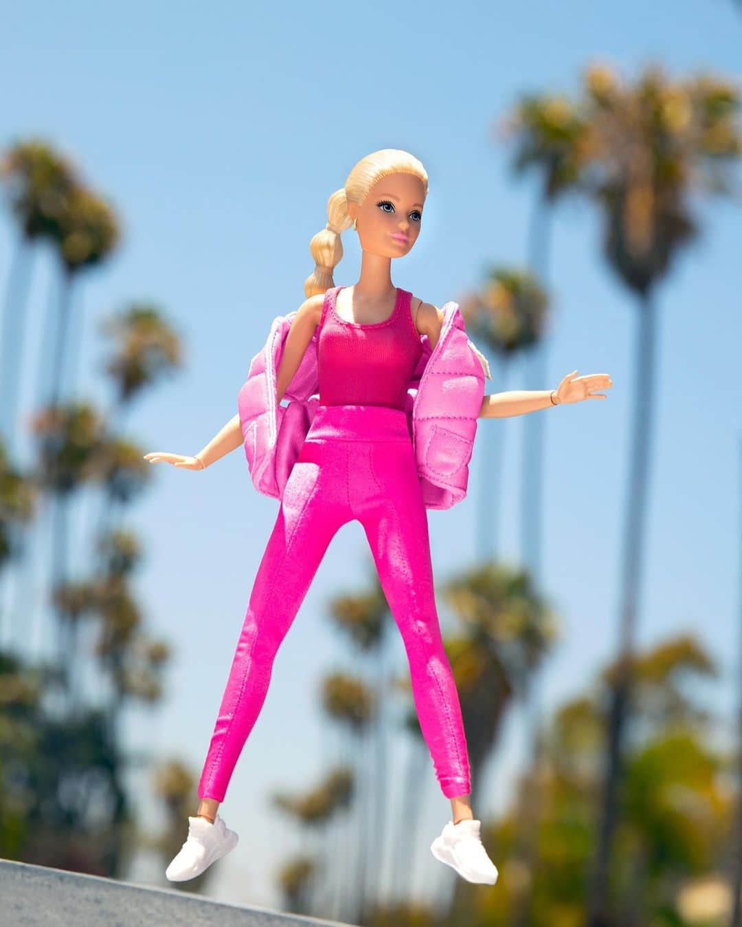 バービーさんのインスタグラム写真 - (バービーInstagram)「Tell us you're excited about #BarbieCore without telling us you're excited about #BarbieCore. 💕 #barbie #barbiestyle」7月25日 23時49分 - barbiestyle