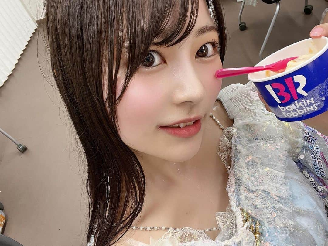 宇咲さんのインスタグラム写真 - (宇咲Instagram)「あいす~~~おはよ🍨🤍 . . . #アイドル #idol #自撮り #自撮り女子 #他撮り #セルフィー #黒髪 #黒髪ロング #スイーツ #サーティーワン #アイス #Instagram #japanesegirl #idol #偶像 #goodmorning  #早上好 #gadis #Idola #cantik」7月26日 10時24分 - usa_usa0427