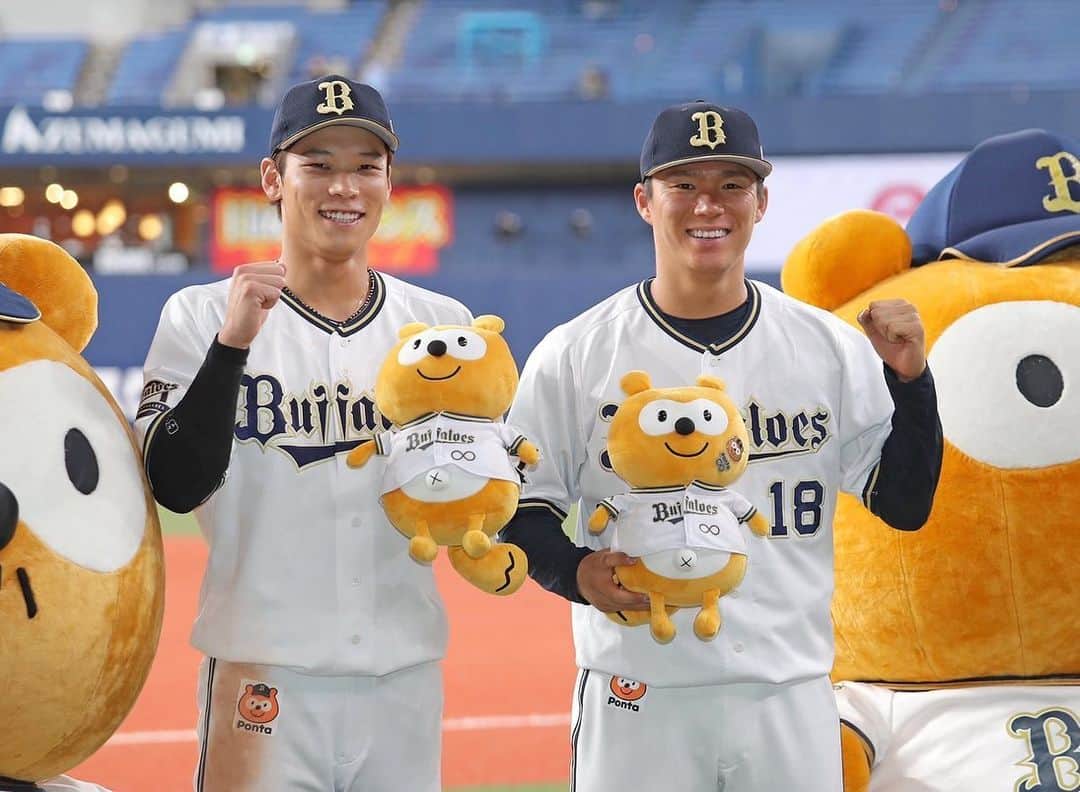 のインスタグラム：「10勝目！前半戦終わりました！  後半戦頑張ります👍 #中川圭太 #山本由伸」