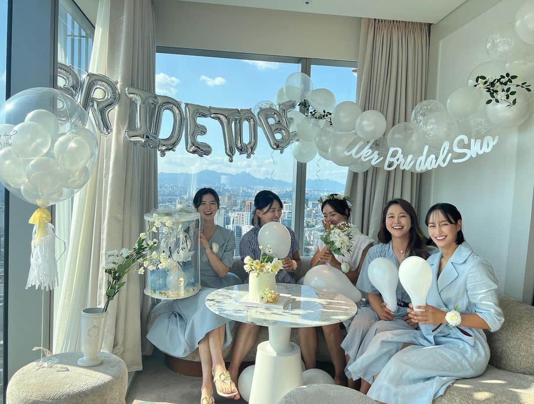 パク・キョルのインスタグラム：「. 품절녀 우리지현이👰‍♀️💍 행복하게 잘살아 축하해❤️」