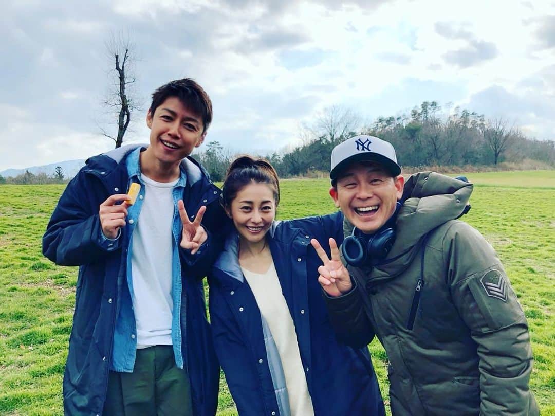 のインスタグラム：「楽しかったな☺️ この横山雄二監督の笑顔☺️🎥 映画「愚か者のブルース」一コマ やっと金曜日公開です🎥☺️ 舞台挨拶もできることに🥺🌻 是非観に来てください☺️🎥 7月29日広島先行 🌻横川シネマ🌻 12時20分 🌻完成披露 上映会イベント🌻 (アステールプラザ 中ホール) 18:00から  #映画　#シネマ　#movie  #愚か者のブルース  #加藤雅也 #横山雄二 #さいねい龍二  #熊切あさ美　#横川シネマ　#アステールプラザ」