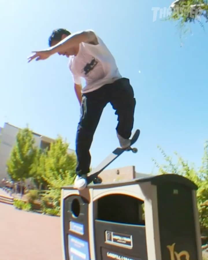 スラッシャーのインスタグラム：「🌎 @sammy_montano’s DIAY part for @globebrand_skateboarding is now LIVE on all Thrasher channels 📺」