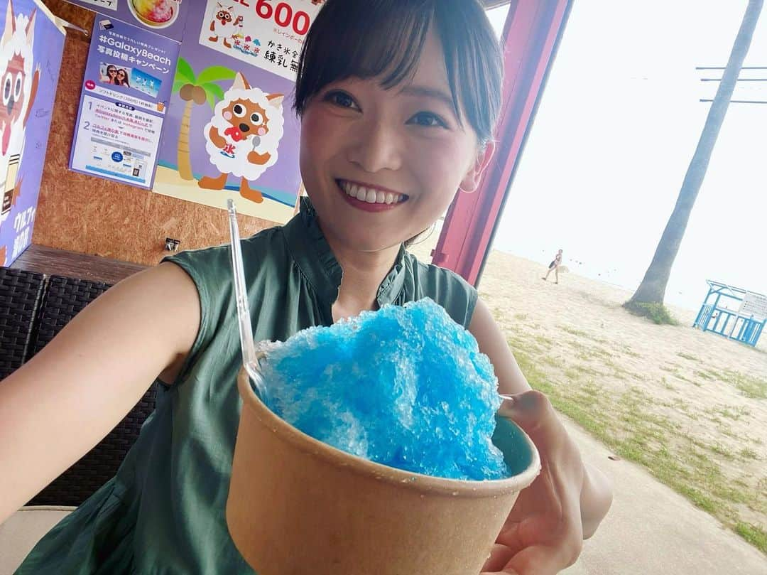 南雲穂波さんのインスタグラム写真 - (南雲穂波Instagram)「#ウルフィ海の家 でロケ🏝 かき氷の味は#ブルーハワイ を選びましたよ〜🦋 #ソラをライブ の選択肢をさっそく制覇！  青空が見えているうちにギリギリ撮影できてよかった✌︎  #ドデスカドようびデス #メーテレ #アナウンサー #メーテレアナウンサー #名古屋テレビ #名古屋 #nagoya #南雲穂波 #もぐロケ #なぐもぐもぐ」7月26日 19時09分 - honami_nagumo_nbn