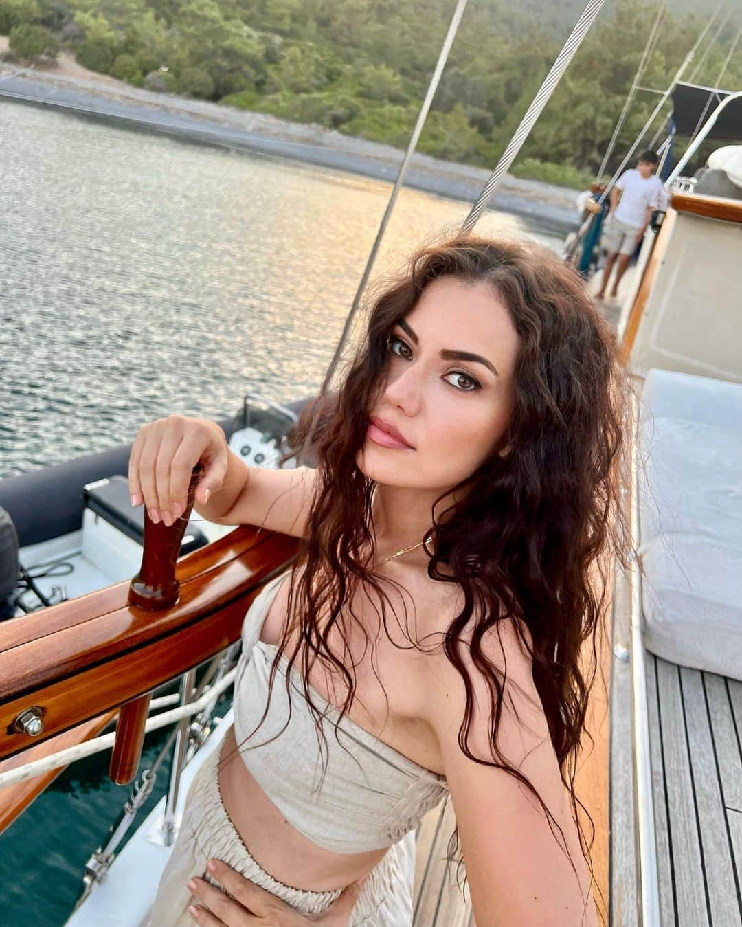 Fahriye Evcenさんのインスタグラム写真 - (Fahriye EvcenInstagram)「Ahoy! 🙋🏻‍♀️」7月26日 19時23分 - evcenf